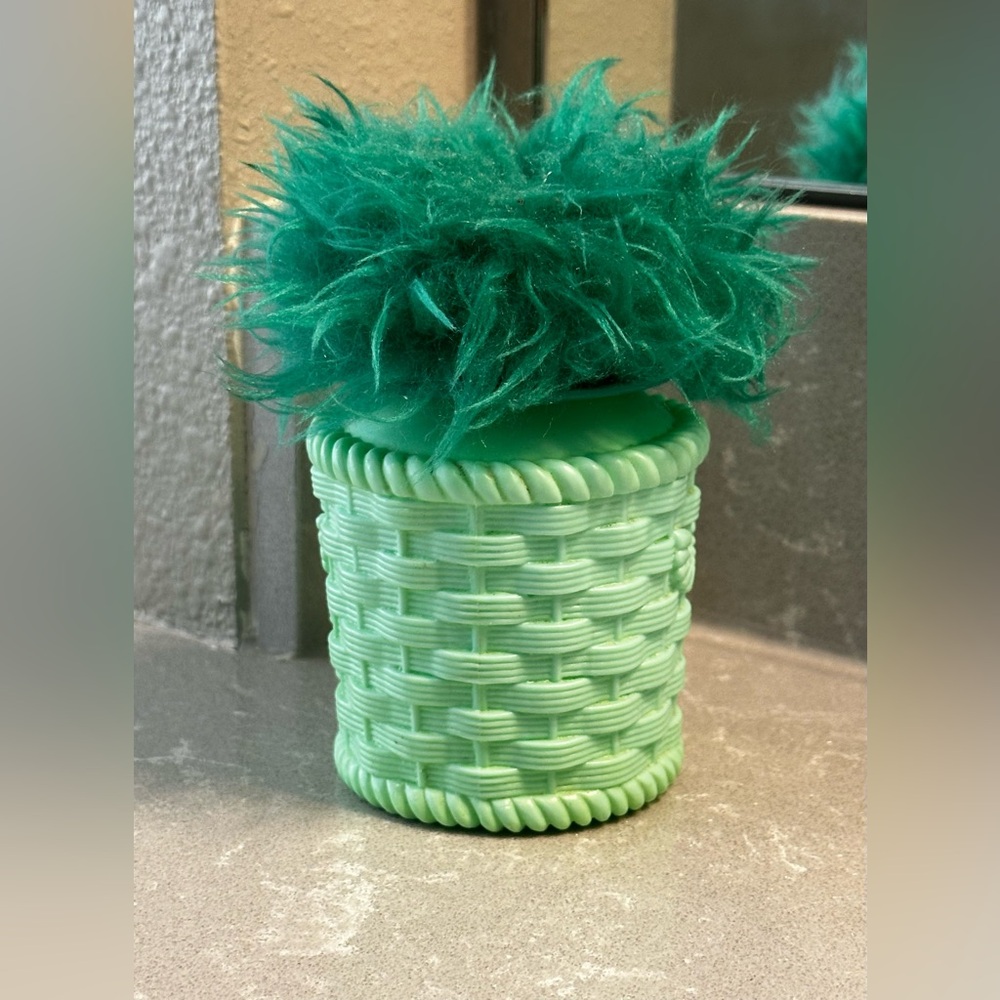 Vintage Coty Emeraude Puff-On Powder Cute Green Woven Basket with Puff